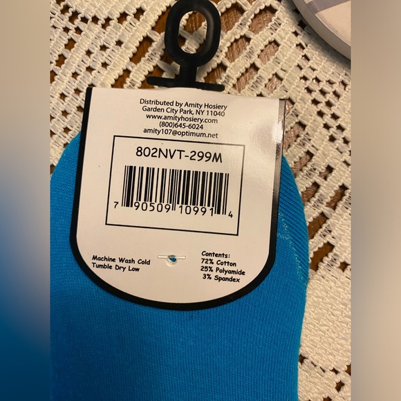 NWT fun circle no show socks- medical supplies pattern - Picture 2 of 2